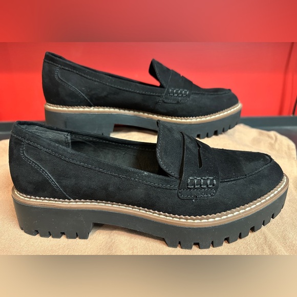 Jellypop Shoes - Jellypop Black Faux Suede Lug Sole Slip On Loafers Women’s Size 9.5M